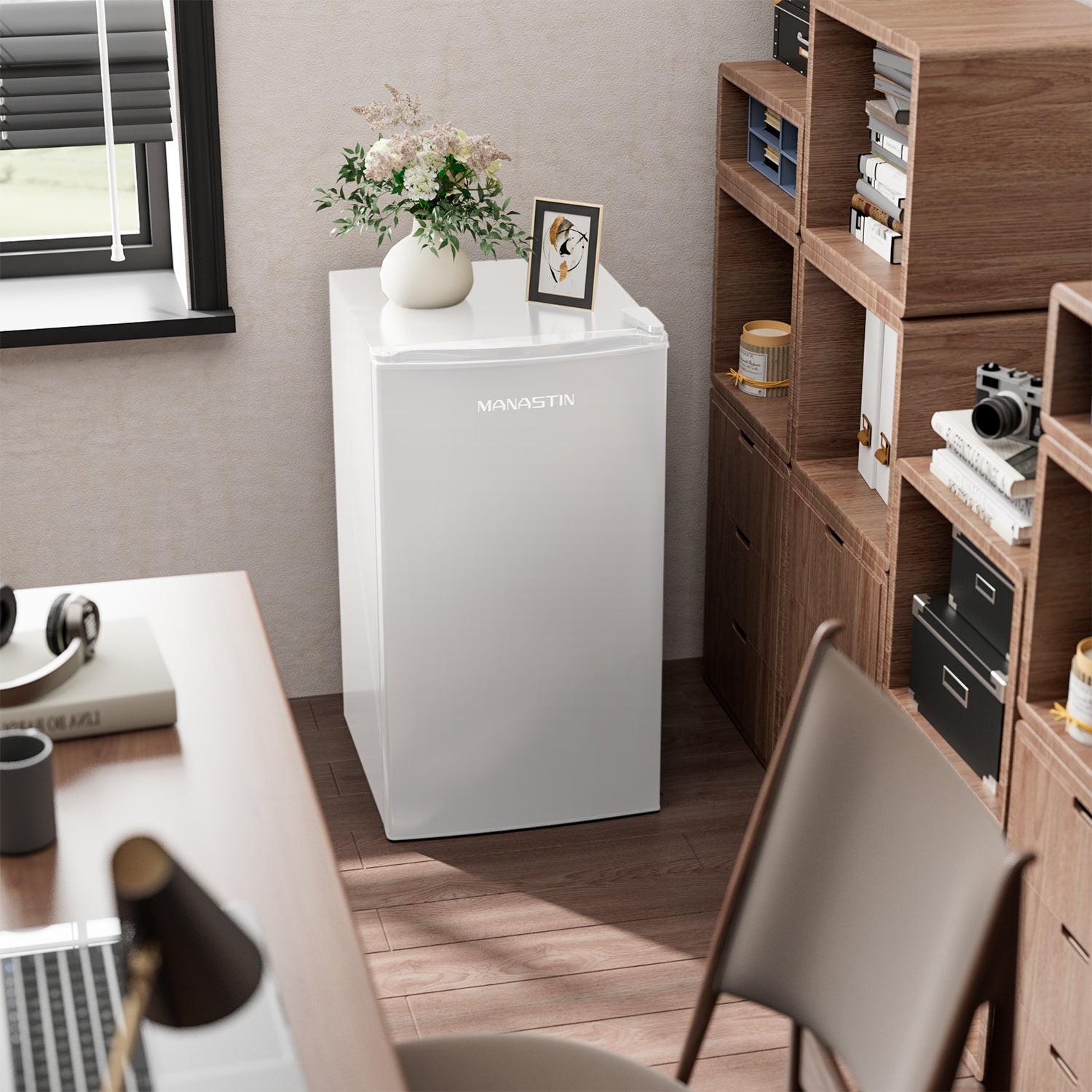 Manastin 3.2 Cu.ft Mini Fridge Energy Saving Compact Refrigerator with Reversible Door,(White)