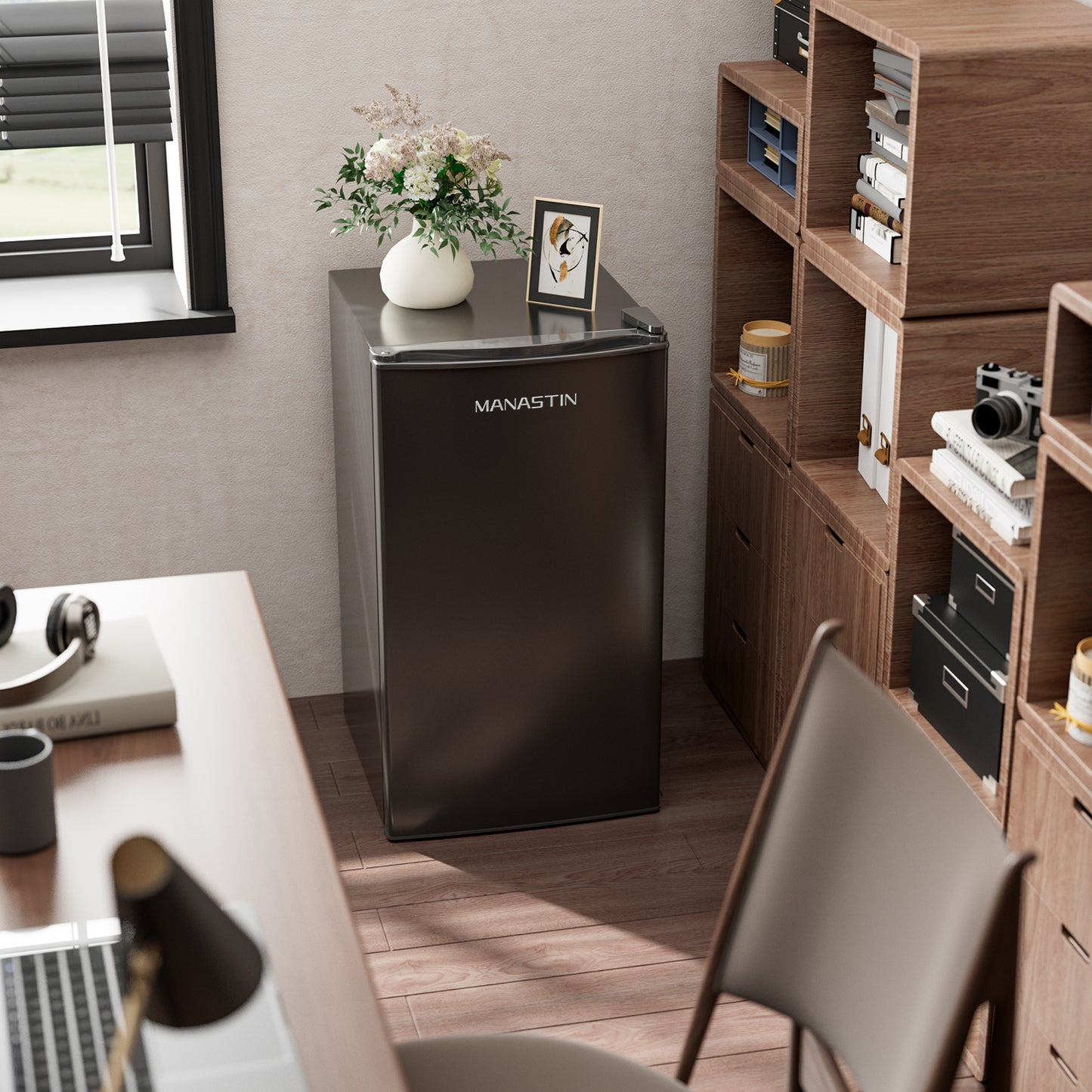 Manastin 3.2 Cu.ft Mini Fridge Energy Saving Compact Refrigerator with Reversible Door, Piano Black